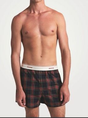 SKIMS MEN”S COTTON POPLIN LOGO BAND BOXER ASH RED PLAID L